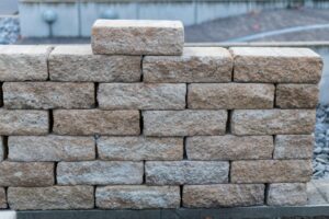 how tall can a retaining wall be (stock photo)